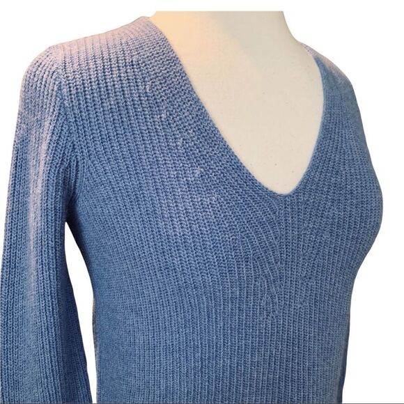 J. CREW Cerulean Blue V-neck Long-sleeve Sweater size XS - Picture 2 of 7